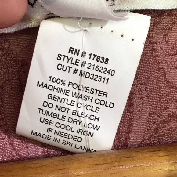 Miss Dorby Floral Jacquard Cropped Blazer. - Picture 7 of 7